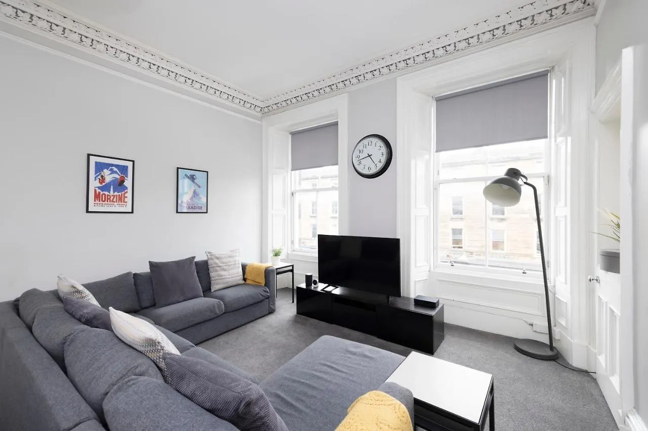 Joivy Splendid 4-Bed Flat Near The Castle location