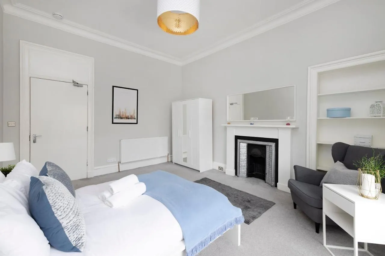 Apartmán Joivy Splendid 4-Bed Flat Near The Castle Edinburgh 0*,  Velká Británie