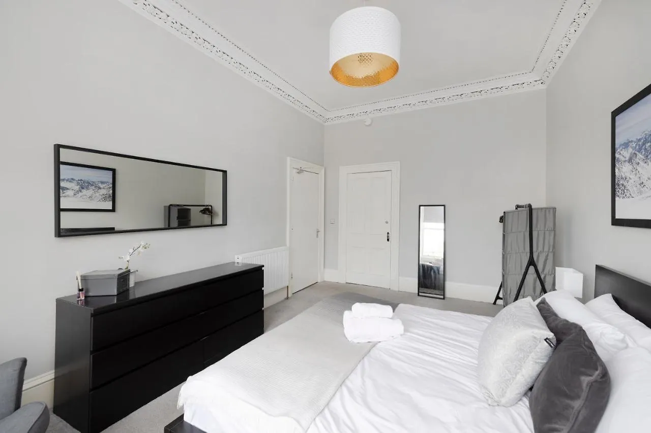 Apartmán Joivy Splendid 4-Bed Flat Near The Castle Edinburgh 0*,  Velká Británie