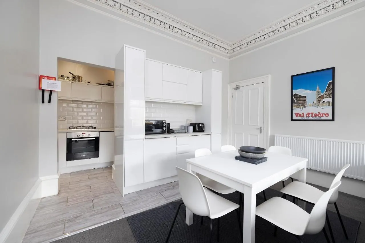 דירות אדינבורו Joivy Splendid 4-Bed Flat Near The Castle