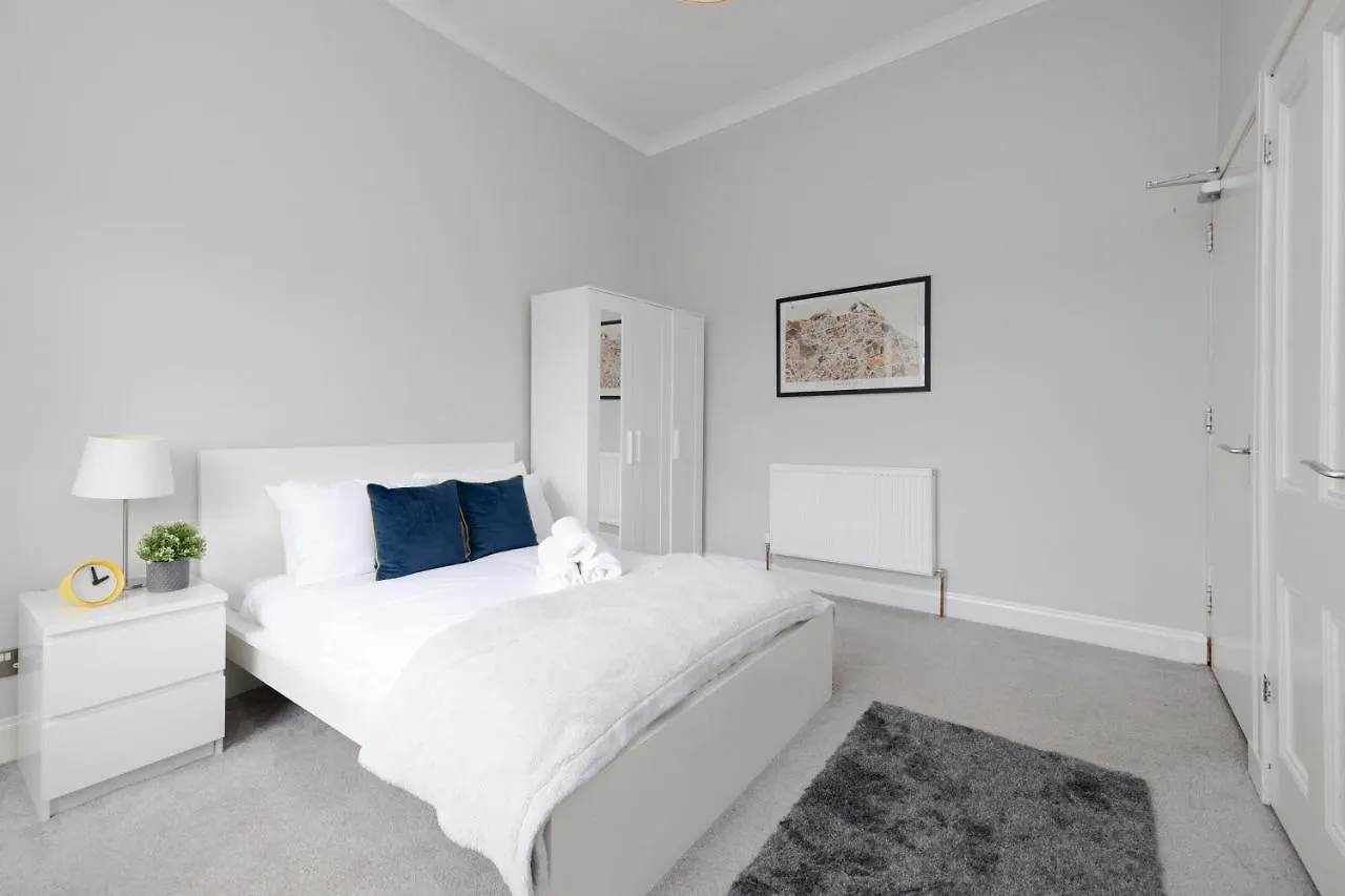 דירות אדינבורו Joivy Splendid 4-Bed Flat Near The Castle