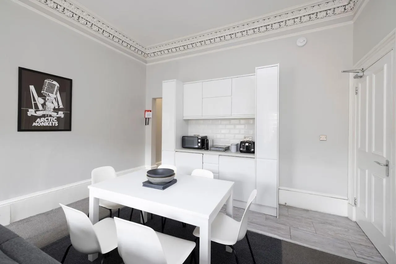 דירות אדינבורו Joivy Splendid 4-Bed Flat Near The Castle 0*,