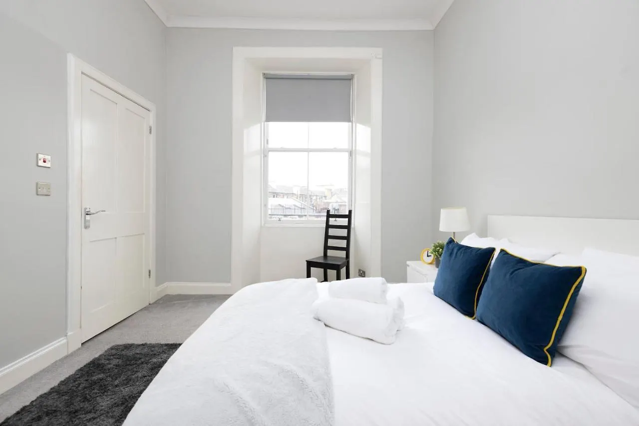 דירות אדינבורו Joivy Splendid 4-Bed Flat Near The Castle