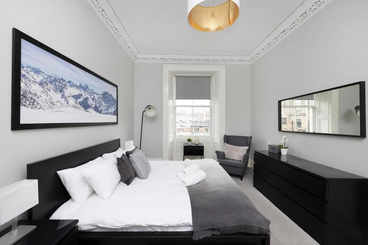 דירות אדינבורו Joivy Splendid 4-Bed Flat Near The Castle