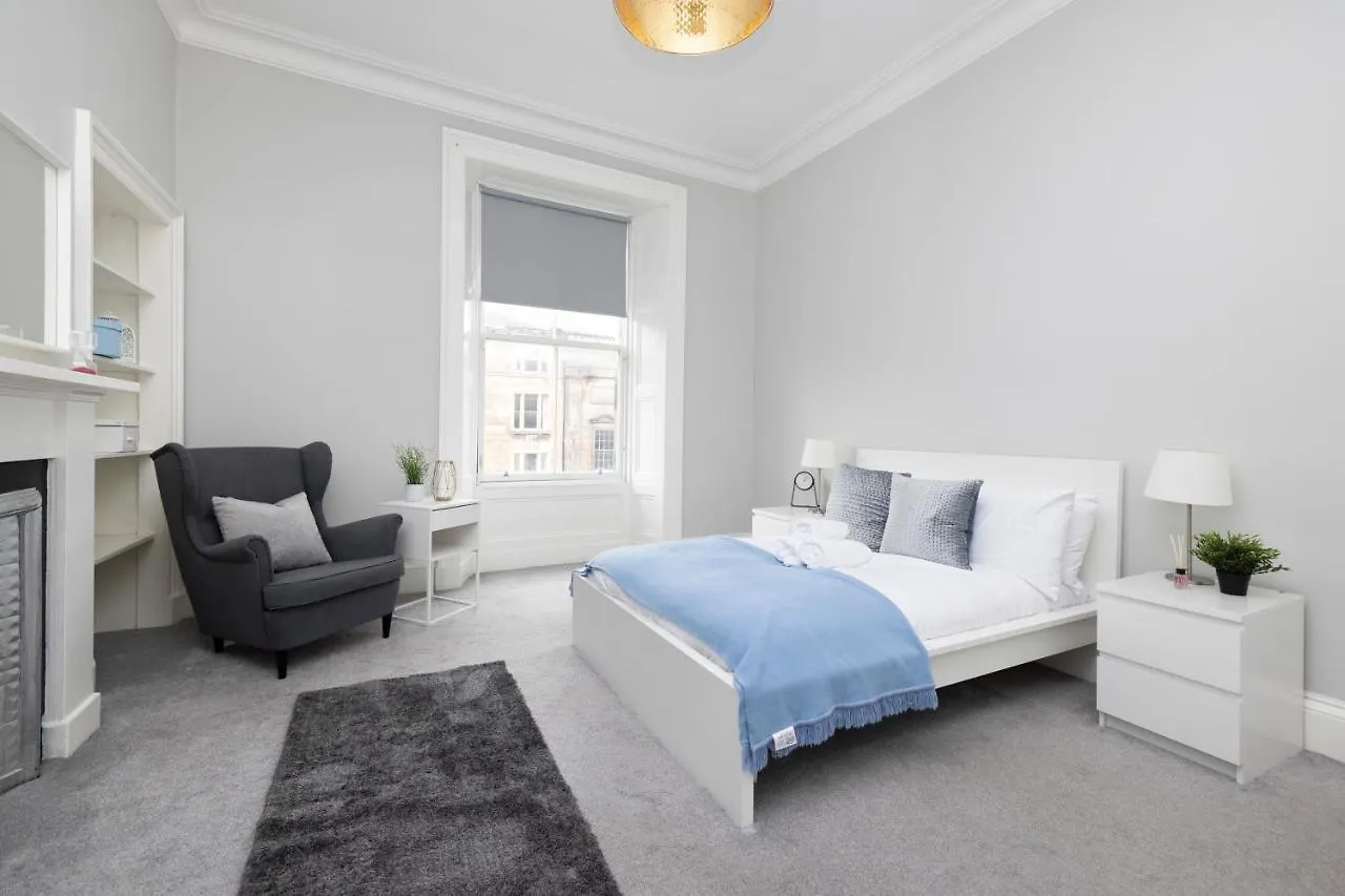 דירות אדינבורו Joivy Splendid 4-Bed Flat Near The Castle