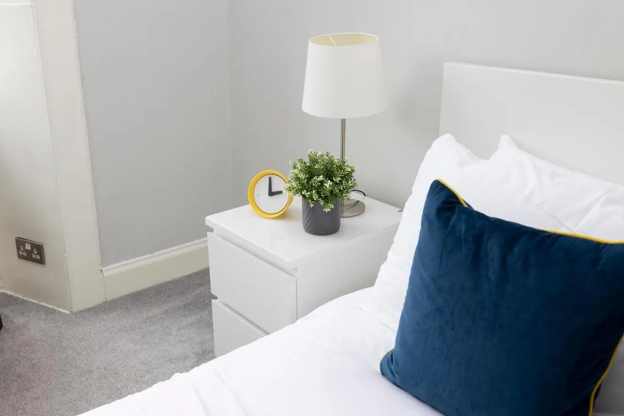 דירות אדינבורו Joivy Splendid 4-Bed Flat Near The Castle
